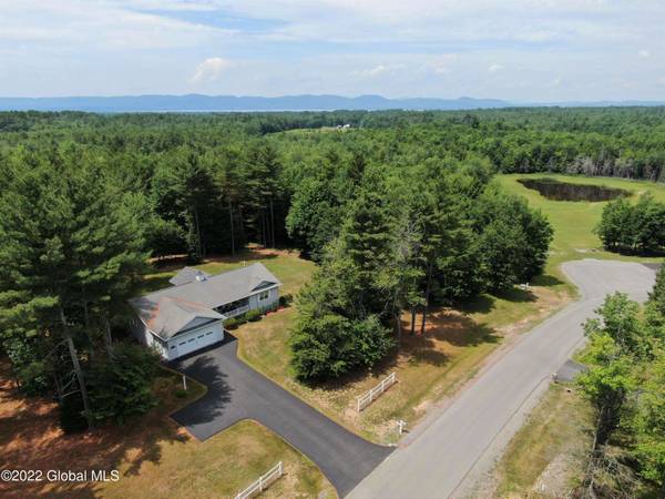 103 Apple LN, Broadalbin, NY 12025