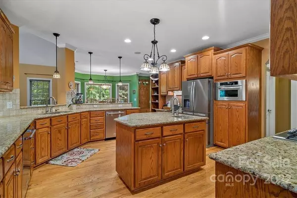 126 Burnell PL, Davidson, NC 28036