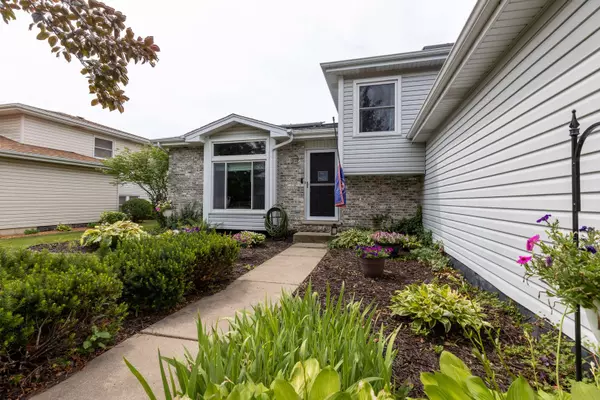 807 SOUTH ST, Lockport, IL 60441