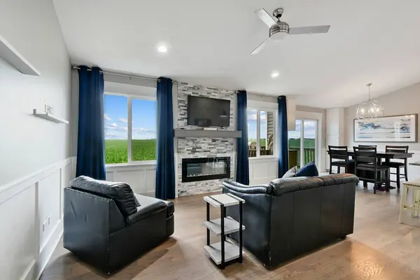 1941 Waters Edge DR, Minooka, IL 60447