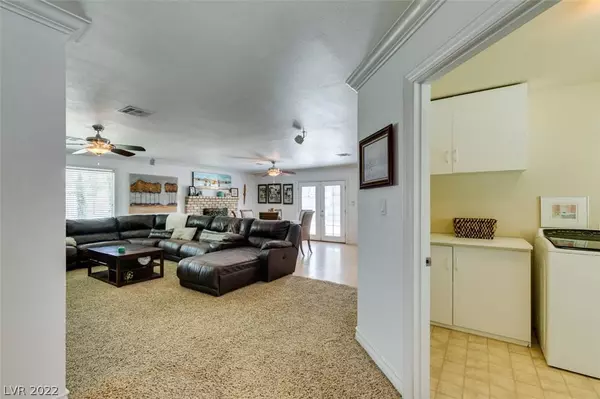 6132 Foxcroft Avenue, Las Vegas, NV 89108