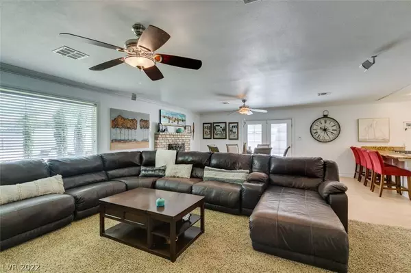 6132 Foxcroft Avenue, Las Vegas, NV 89108