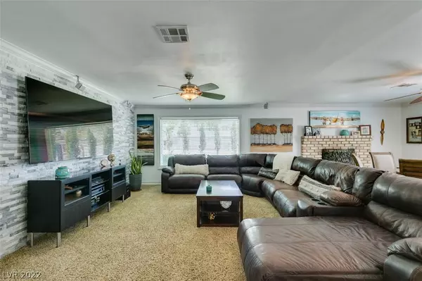 6132 Foxcroft Avenue, Las Vegas, NV 89108