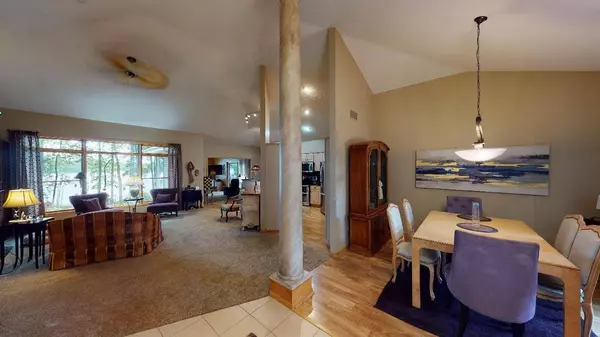 11140 Lake Point DR, Chisago City, MN 55013