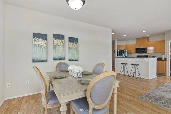 18 Dravus ST #406, Seattle, WA 98109