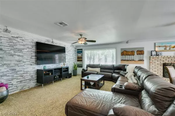 6132 Foxcroft Avenue, Las Vegas, NV 89108