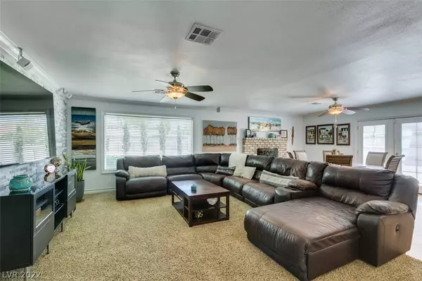 6132 Foxcroft Avenue, Las Vegas, NV 89108