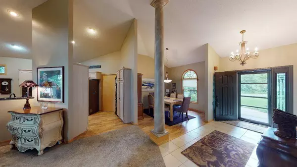 11140 Lake Point DR, Chisago City, MN 55013