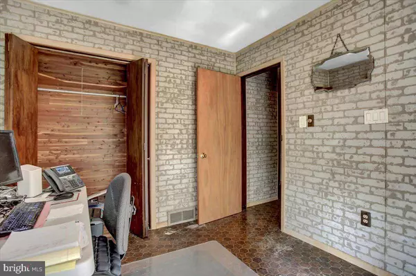 5040 ERBS BRIDGE RD, Mechanicsburg, PA 17050