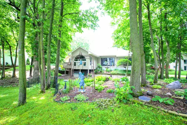 11140 Lake Point DR, Chisago City, MN 55013