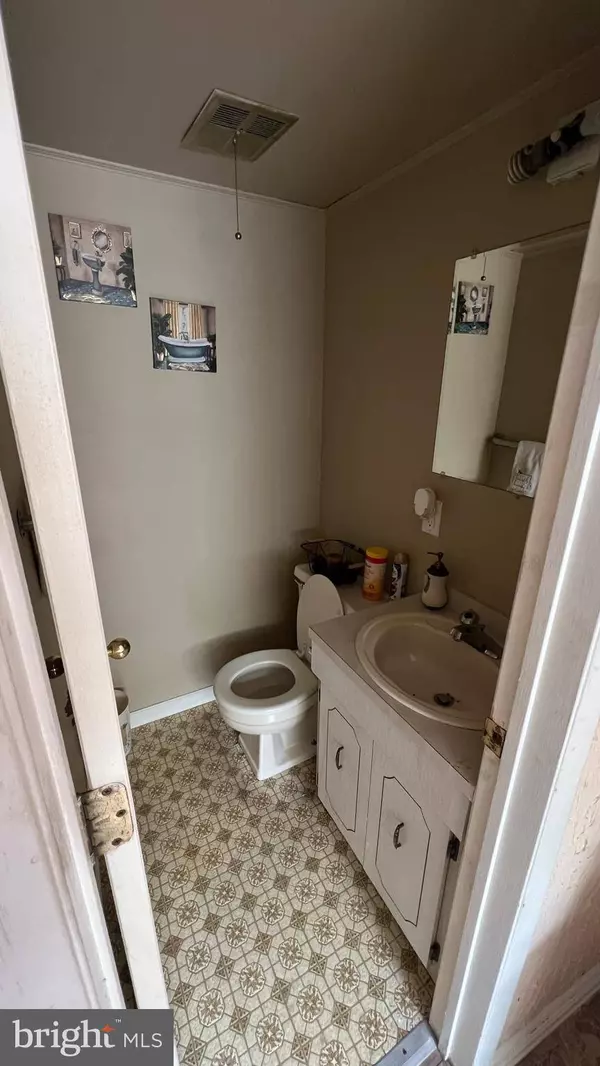 2203 GREENWOOD DR, Lindenwold, NJ 08021