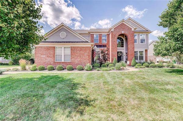 9428 Shadow Rock CIR, Zionsville, IN 46077
