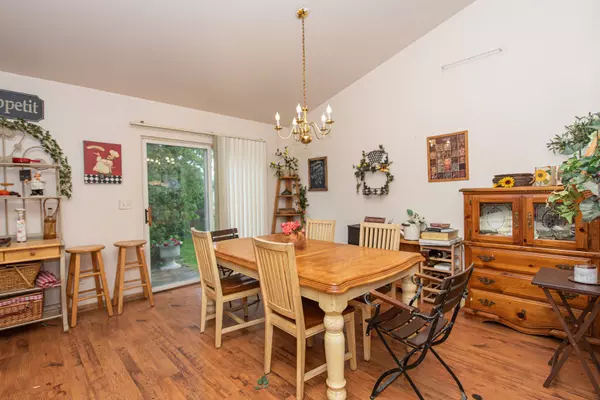 1590 Daylily DR, Romeoville, IL 60446