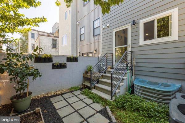 2067 E FLETCHER ST, Philadelphia, PA 19125