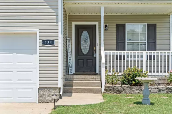 134 N Cavalcade Cir, Oak Grove, KY 42262