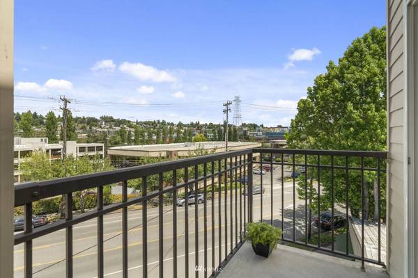 18 Dravus ST #406, Seattle, WA 98109