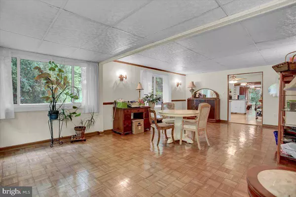 5040 ERBS BRIDGE RD, Mechanicsburg, PA 17050