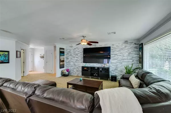 6132 Foxcroft Avenue, Las Vegas, NV 89108