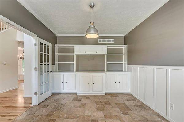 9428 Shadow Rock CIR, Zionsville, IN 46077