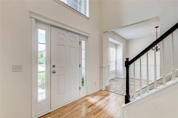 9428 Shadow Rock CIR, Zionsville, IN 46077