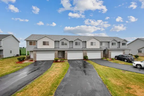 1941 Waters Edge DR, Minooka, IL 60447