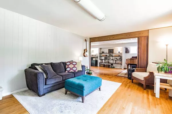 80 W Greenwood Street, Fayetteville, AR 72701