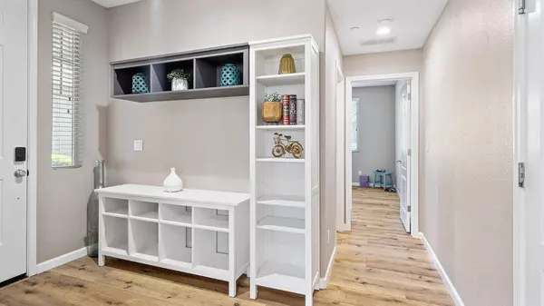 102 W Del Prado CT, Mountain House, CA 95391