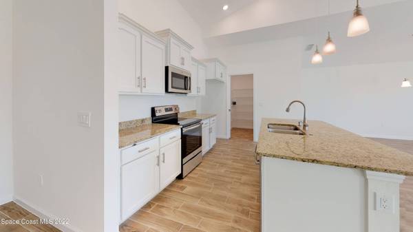 303 Cherry Tree Circle NW, Palm Bay, FL 32907