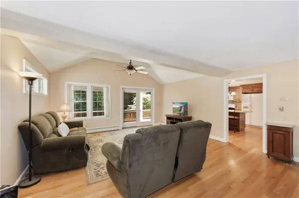 8 Ridgeland Drive, Cumberland, RI 02864