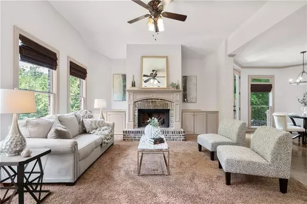 2315 Manor Creek CT, Cumming, GA 30041