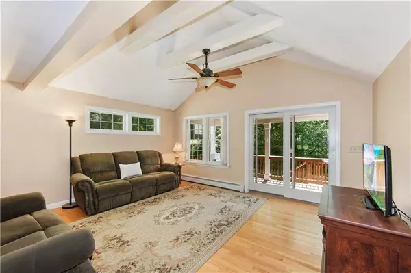 8 Ridgeland Drive, Cumberland, RI 02864