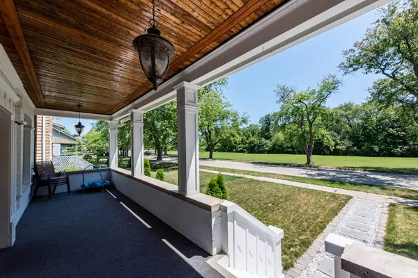 2718 Edina Boulevard, Zion, IL 60099