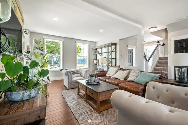 3702 197th Avenue Ct E, Lake Tapps, WA 98391