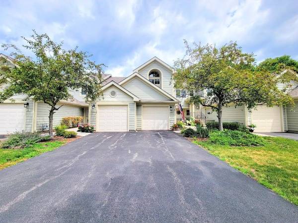 120 W Hamilton DR, Palatine, IL 60067