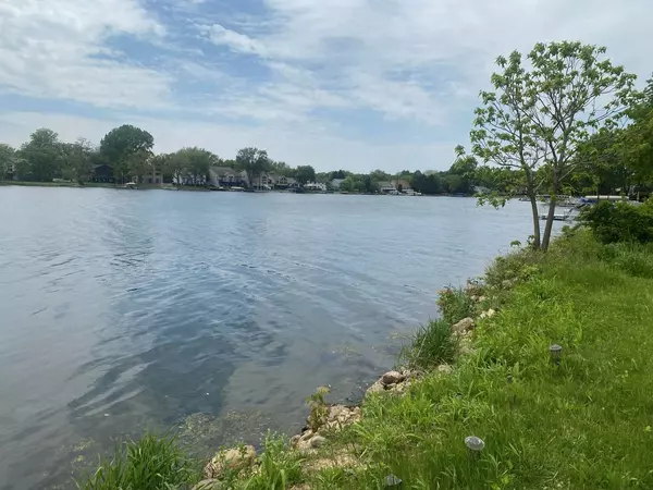 910 Candlewick Drive