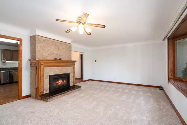 925 Mississippi ST NE, Fridley, MN 55432