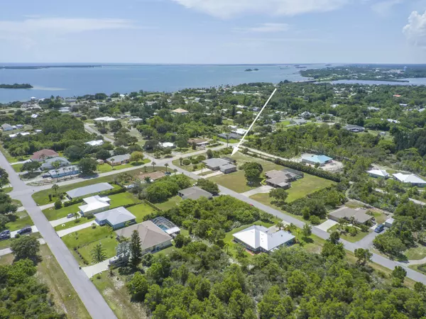 9010 Central AVE, Micco, FL 32976