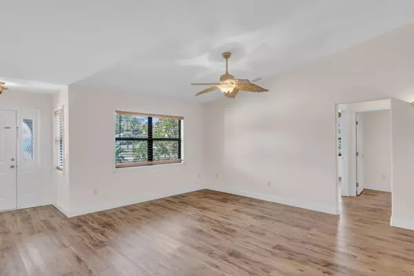 9010 Central AVE, Micco, FL 32976