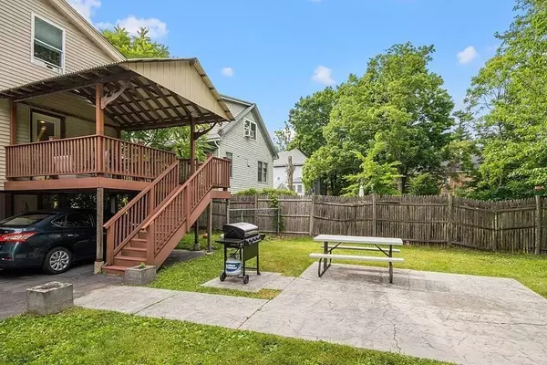 33 Mammoth Rd, Manchester, NH 03109