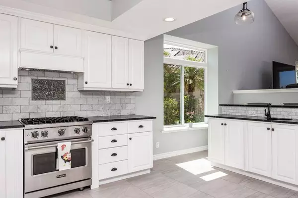 1886 Maya CT, Vista, CA 92081