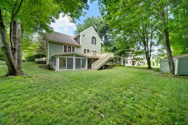 28 Exeter Farms RD, Exeter, NH 03833