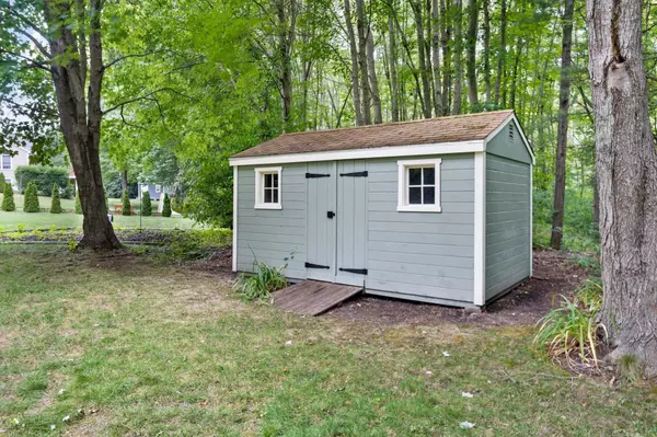 28 Exeter Farms RD, Exeter, NH 03833