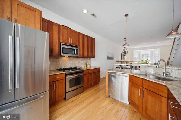 1013 S DORRANCE ST, Philadelphia, PA 19146