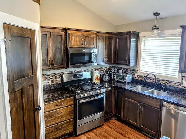 8607 Deerwood Rd, Princeton, MN 55371