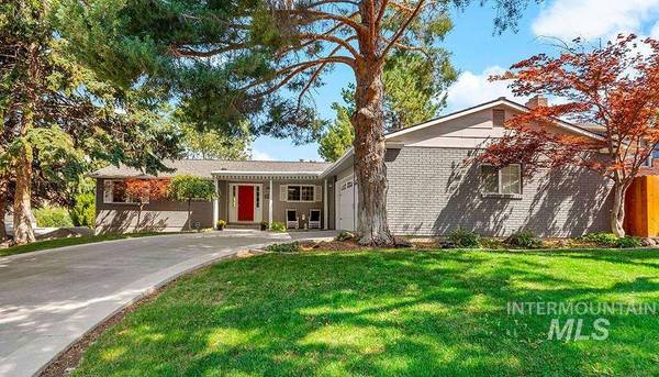 3284 W Scenic Dr, Boise, ID 83703