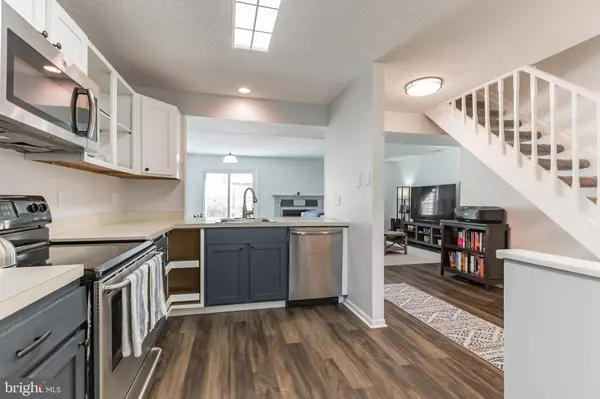 210 ROYAL DR, Marlton, NJ 08053