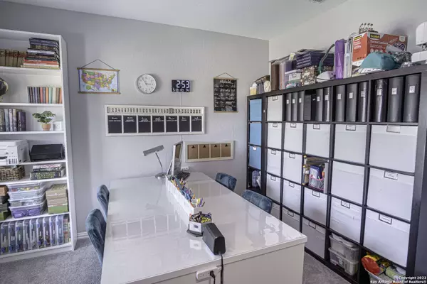 6635 Hoffman Plain, San Antonio, TX 78252