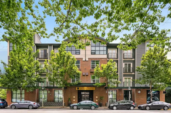 16275 NE 85th ST #109, Redmond, WA 98052