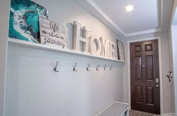 6635 Hoffman Plain, San Antonio, TX 78252