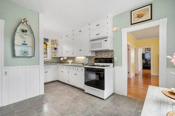 7 18th Ave, Haverhill, MA 01830